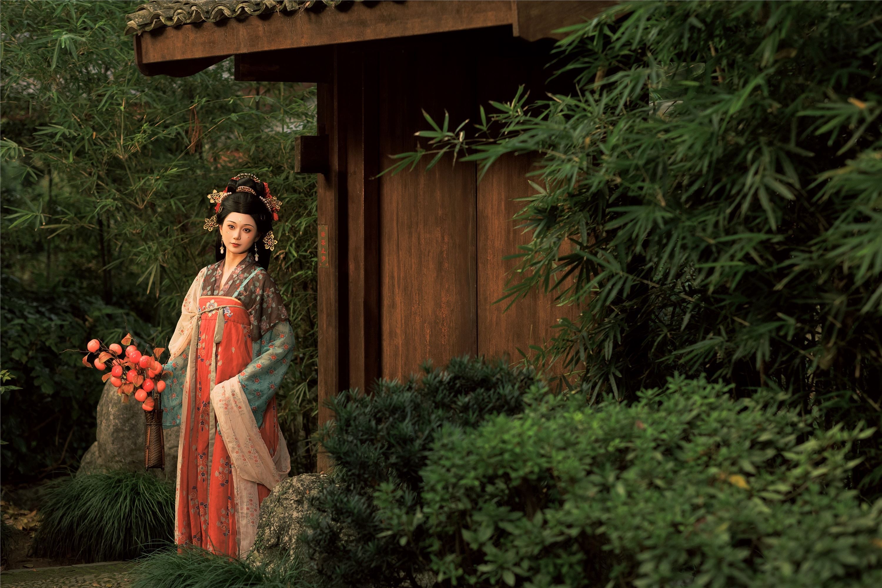 YITUYU艺图语 2025.01.12 山寺踏秋 郑钰熙